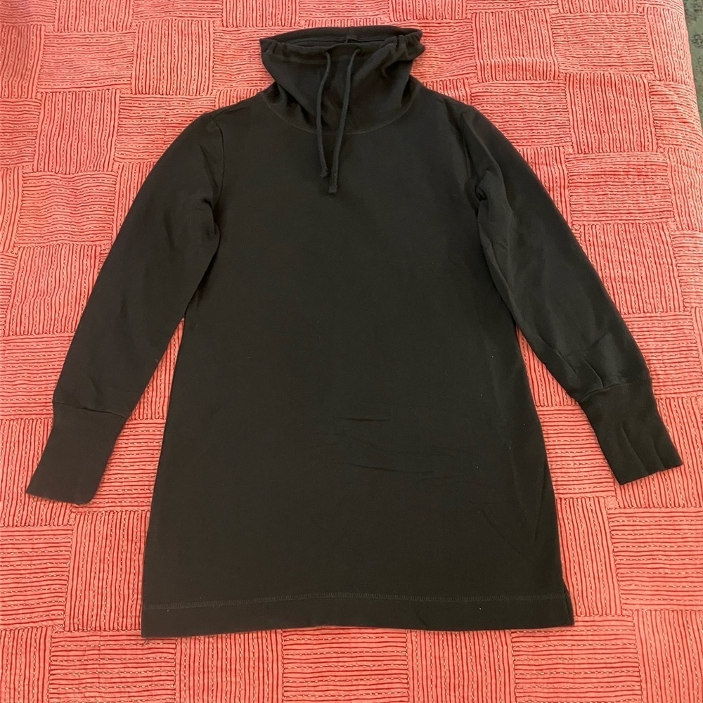 Joe Fresh women’s size small Black tunic sweater Top with loose turtleneck